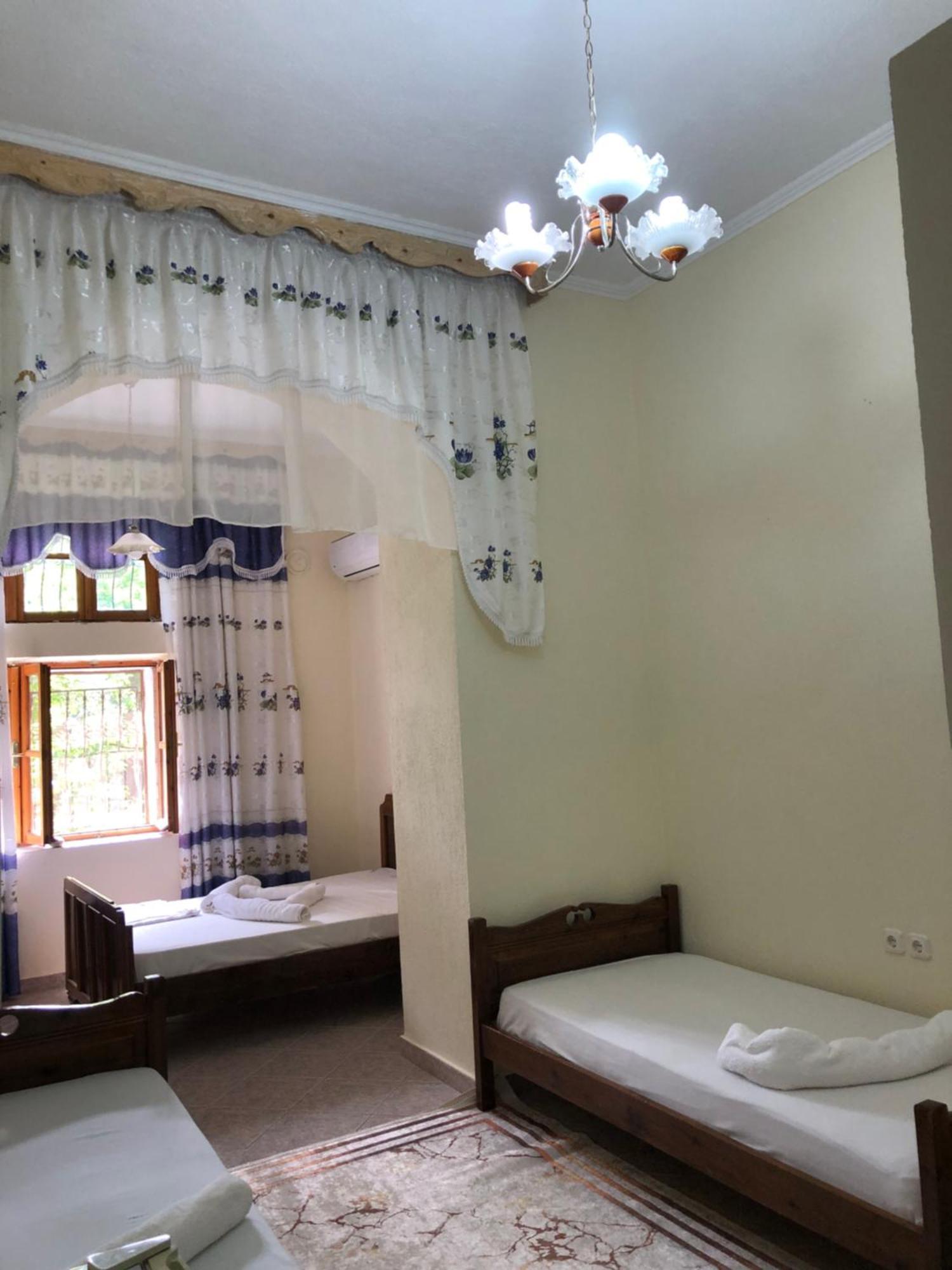 Stone Pazar Guest House Gjirokaster Exterior photo